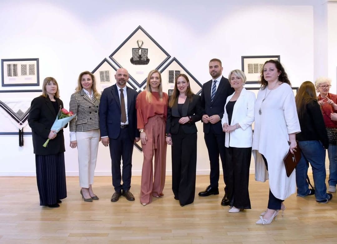 Une exposition consacrée à la broderie de Zmijanje inaugurée à Paris